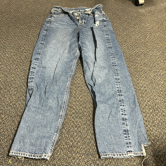 American eagle button fly distressed jeans size 2 short // 121115 - Picture 1 of 3